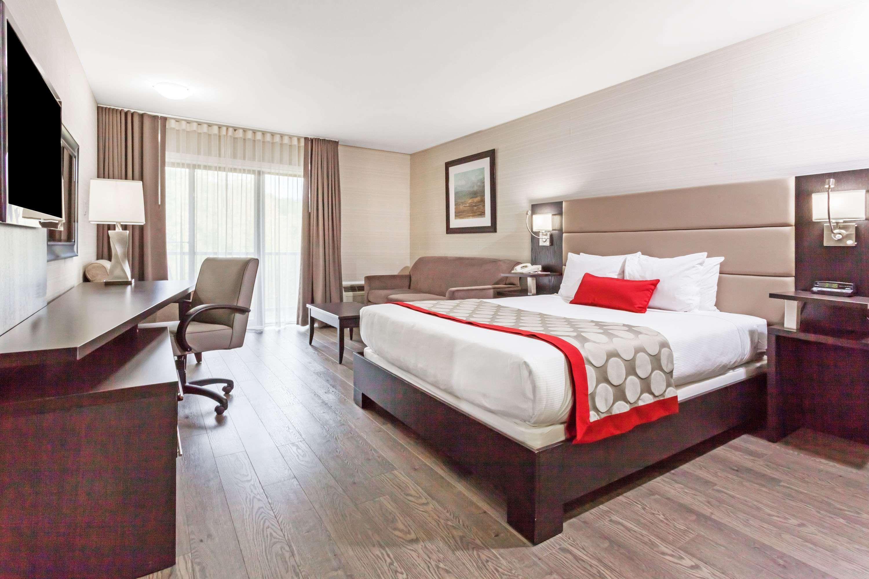 Ramada By Wyndham Ottawa On The Rideau Hotel Exterior photo