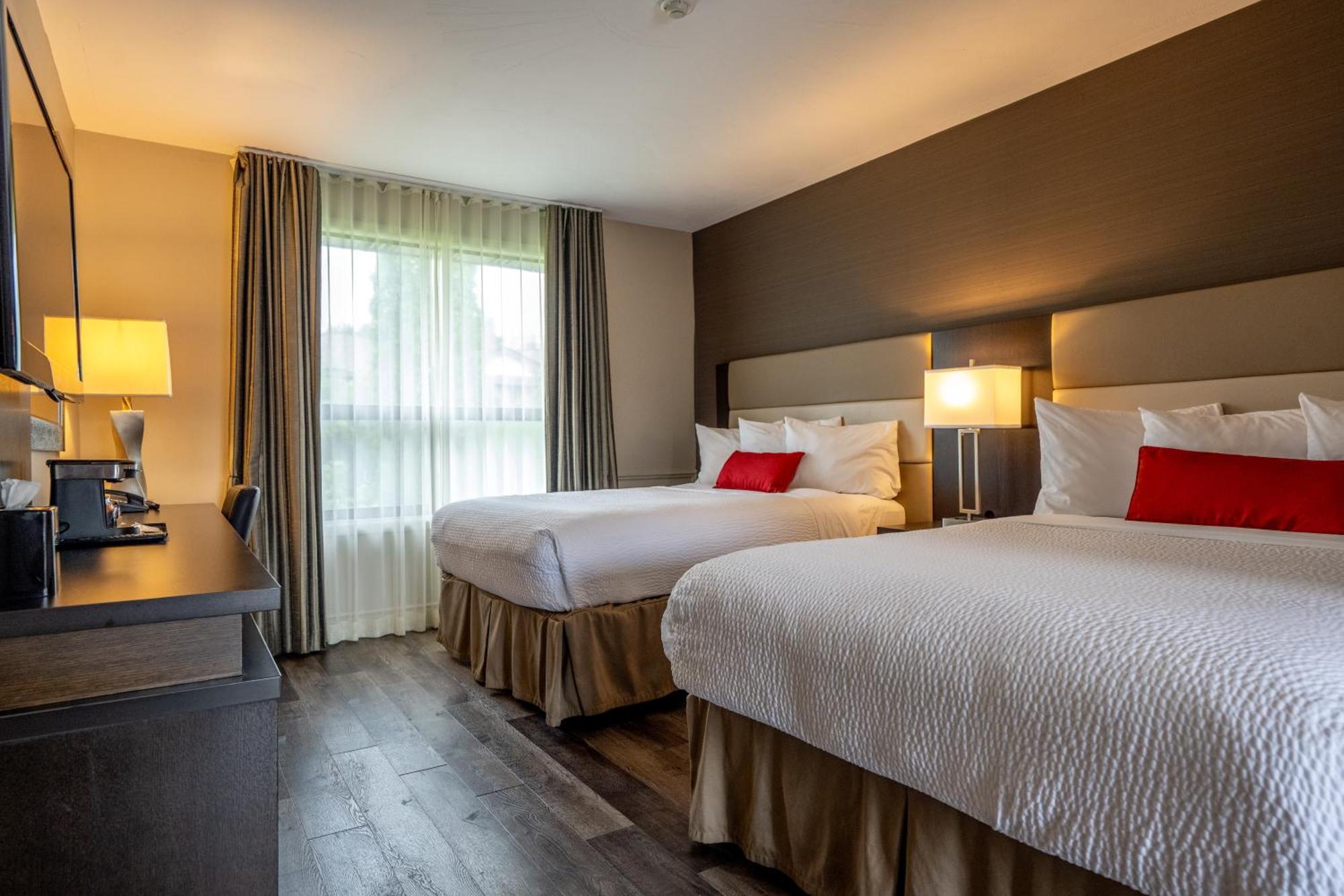 Ramada By Wyndham Ottawa On The Rideau Hotel Exterior photo