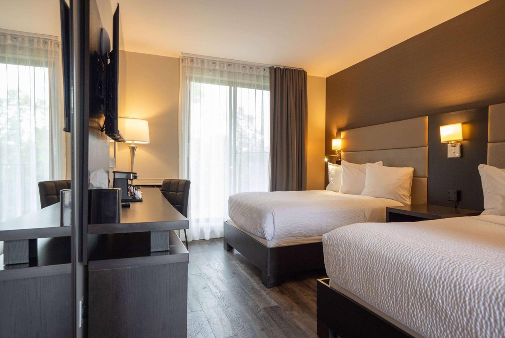 Ramada By Wyndham Ottawa On The Rideau Hotel Exterior photo